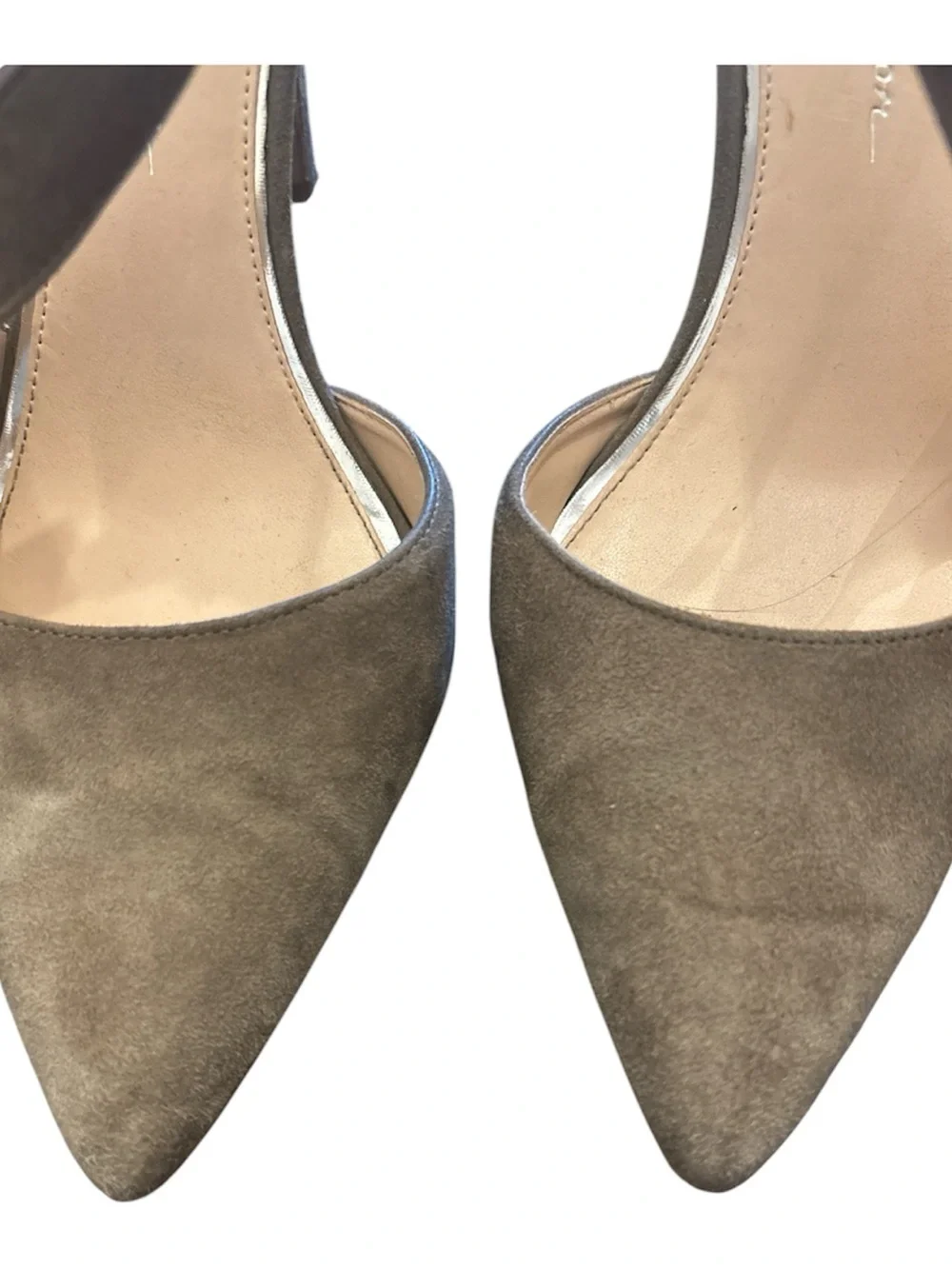 Jessica Simpson chic pointed